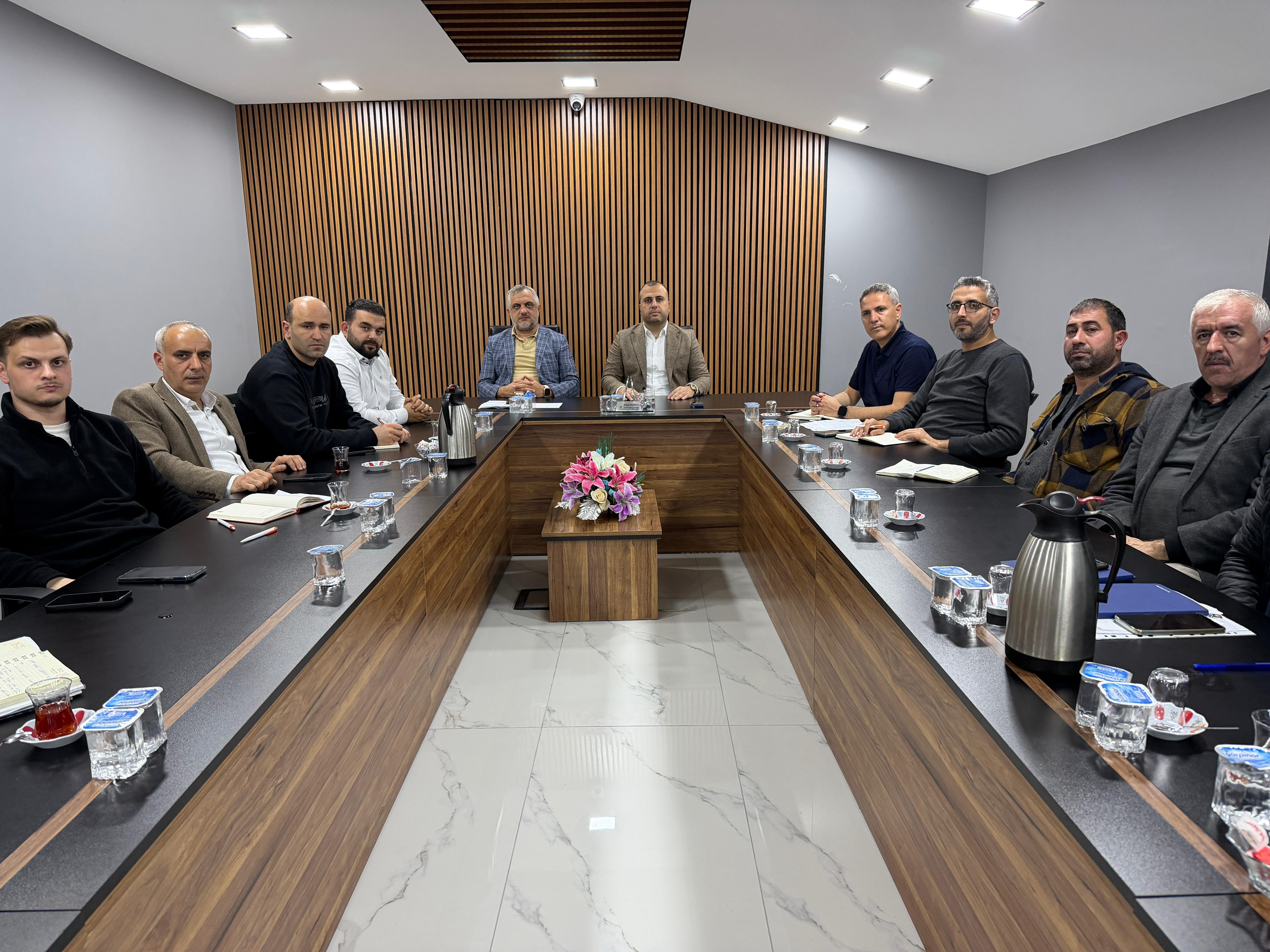 İlçe Başkanımızın liderliğinde, mahalle başkanlarımızın katılımıyla teşkilat içi değerlendirme ve istişare toplantımızı icra ettik